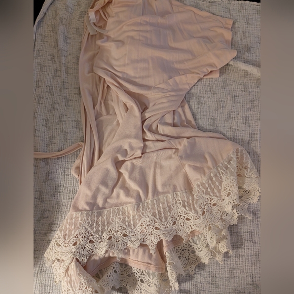 Robe With Lace Trim And Tie - Picture 3 of 3